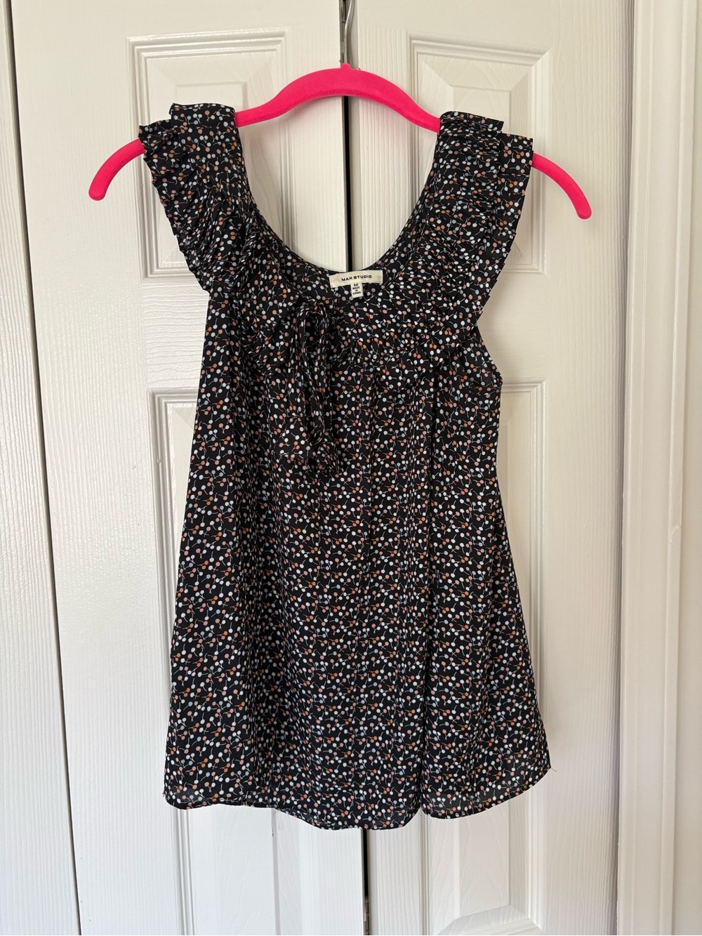 Women’s Black Floral Ruffle-Sleeve Top